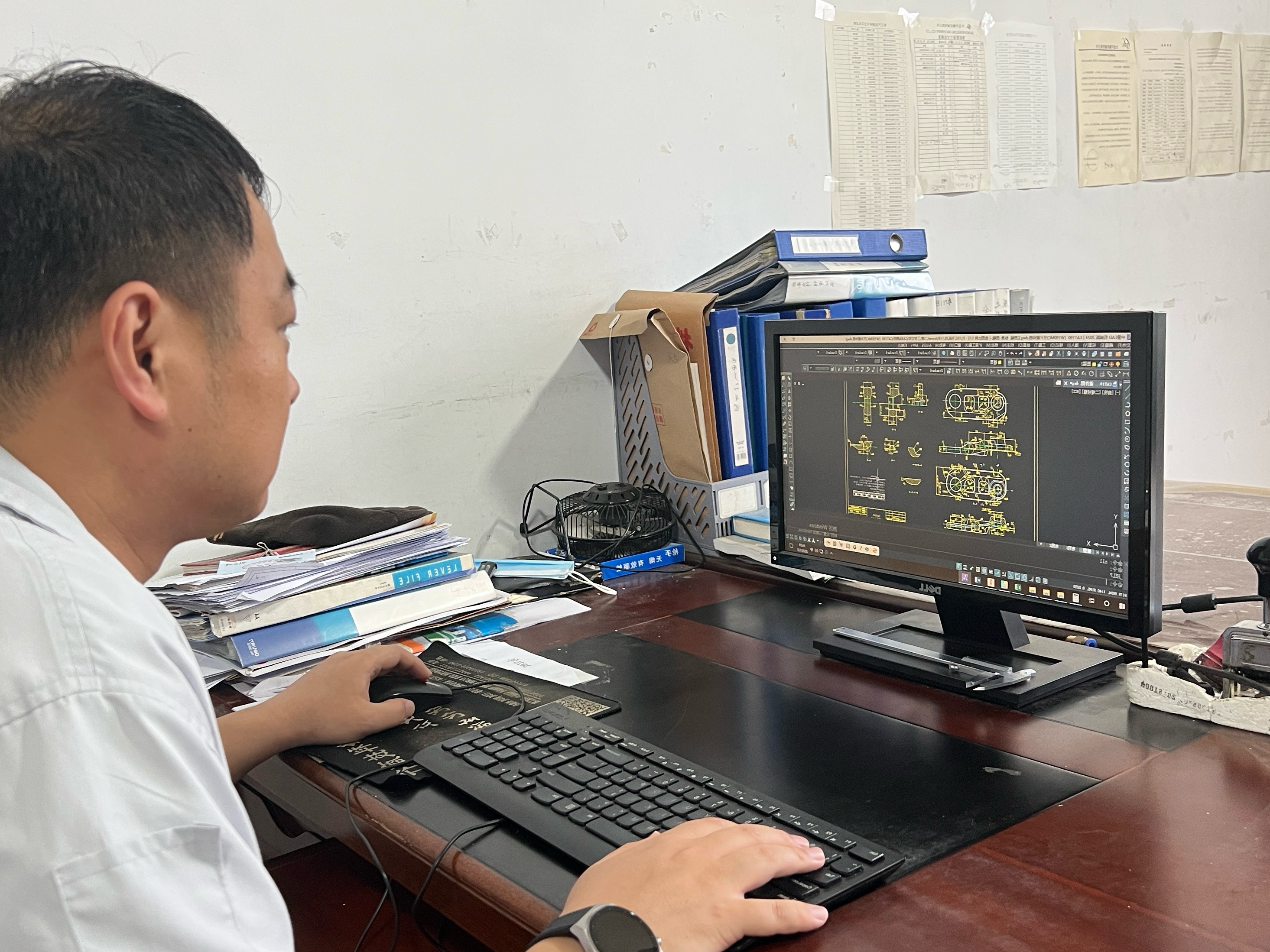 大连升隆集团技术工程师应用xelega机械CAD绘图